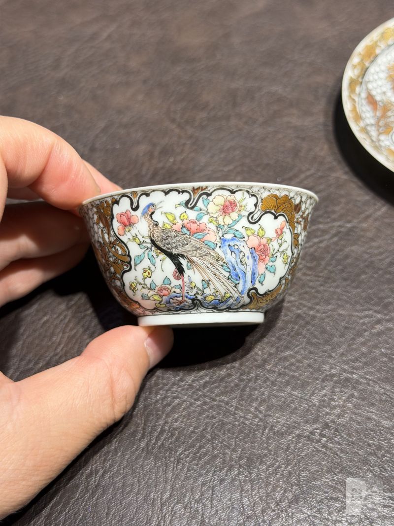 清雍正 广彩花鸟图杯碟一套 - 图6